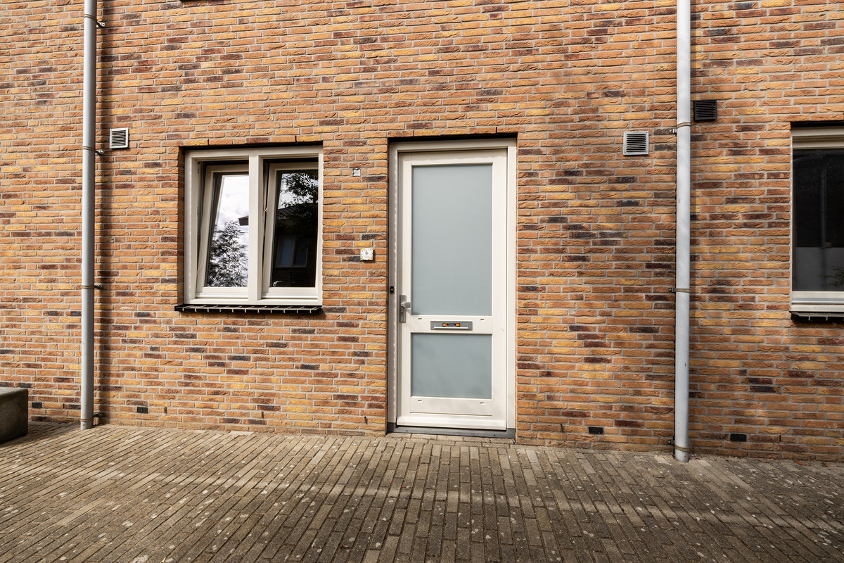 Tussenwoning te koop: Aan de Botersloot 4, Ammerstol