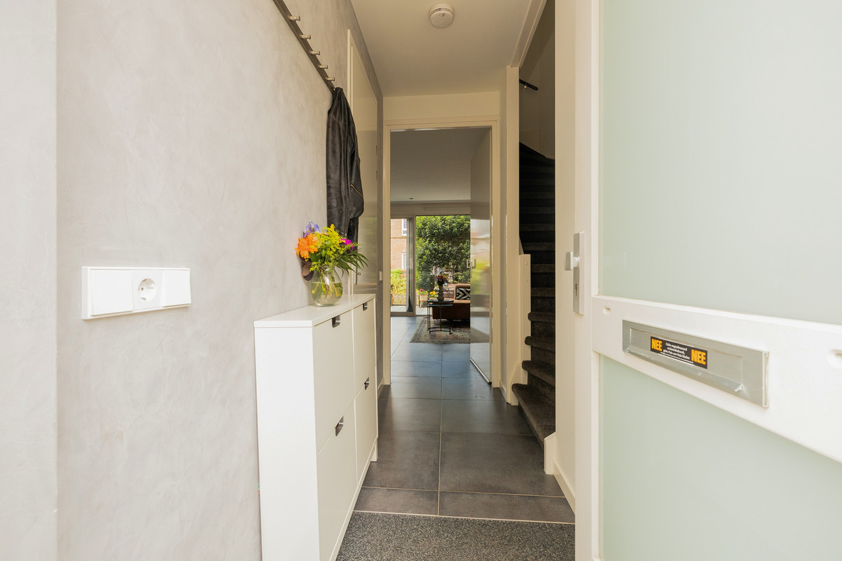 Tussenwoning te koop: Aan de Botersloot 4, Ammerstol