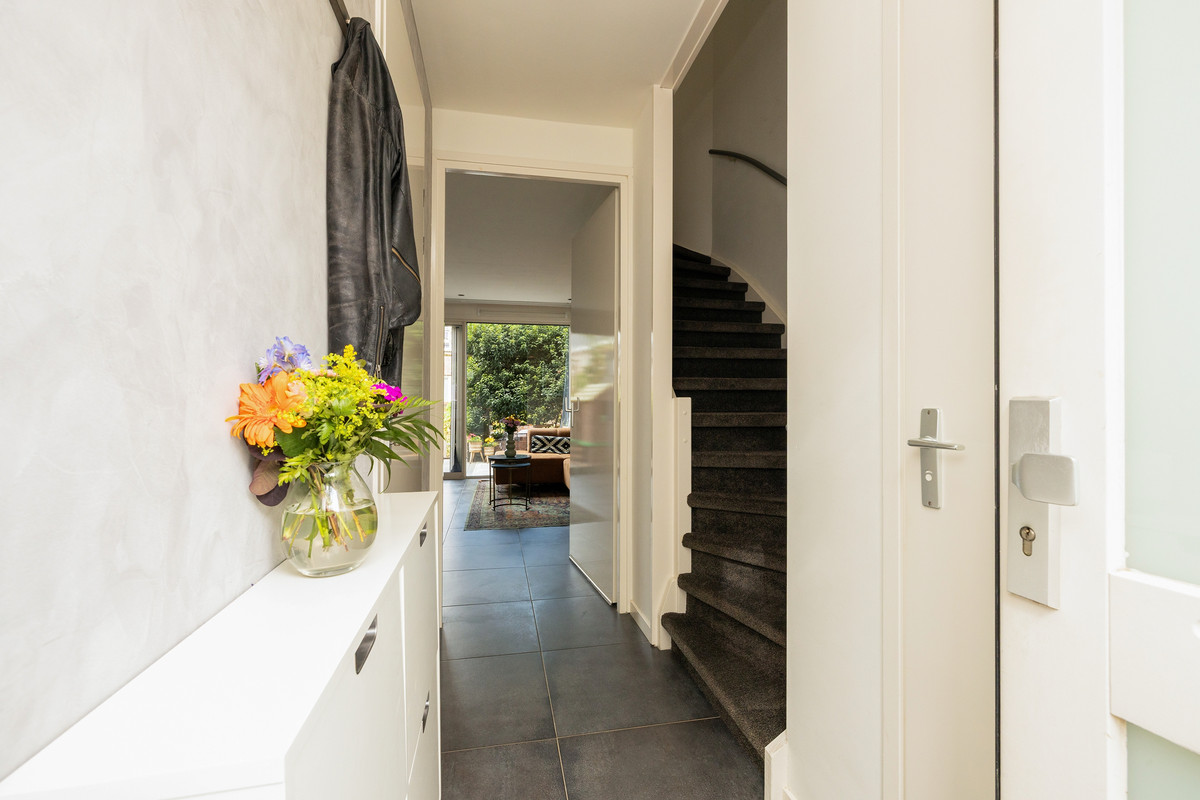 Tussenwoning te koop: Aan de Botersloot 4, Ammerstol