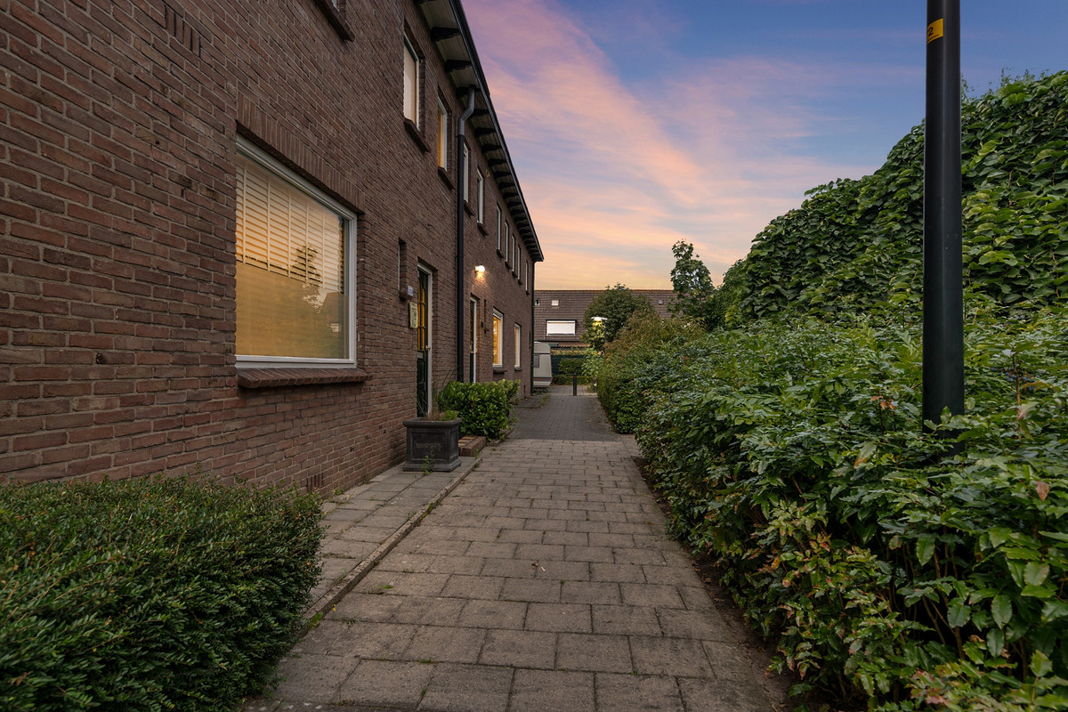 Tussenwoning te koop: Oude Beekbergerweg 316, Apeldoorn