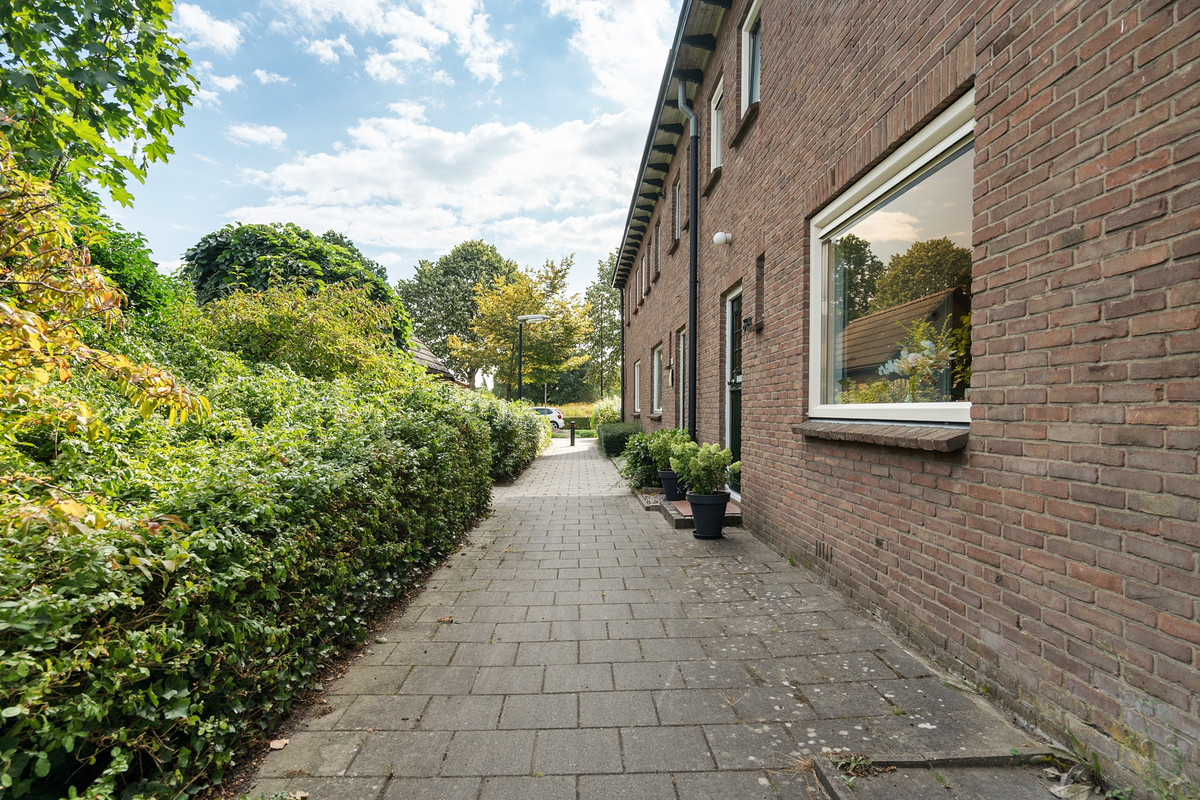 Tussenwoning te koop: Oude Beekbergerweg 316, Apeldoorn