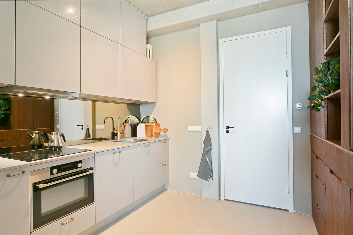 Studio te huur: Haarlemmerweg 334, Amsterdam