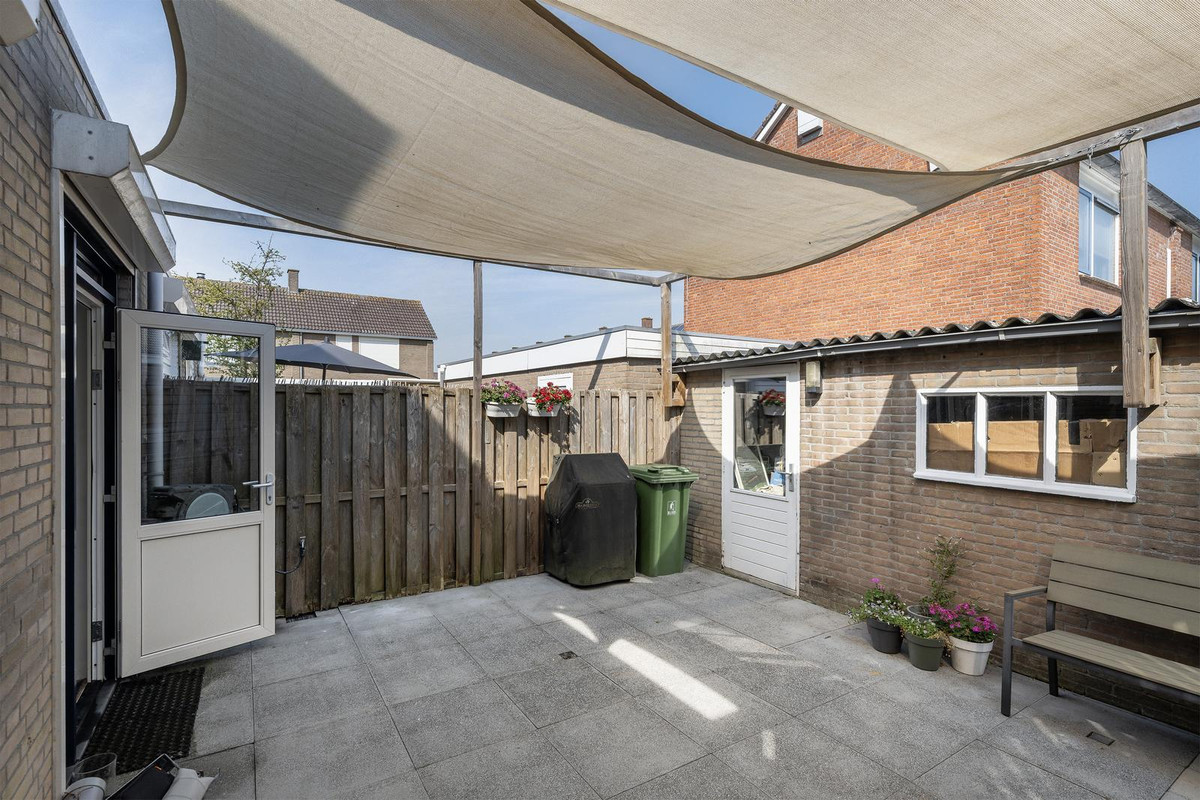 Tussenwoning te koop: Abraham Crijnssenstraat 8, Tholen