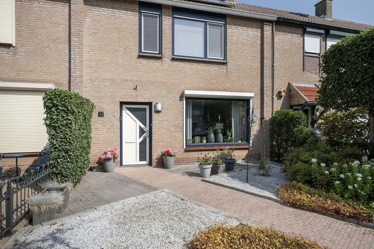 Tussenwoning te koop: Abraham Crijnssenstraat 8, Tholen