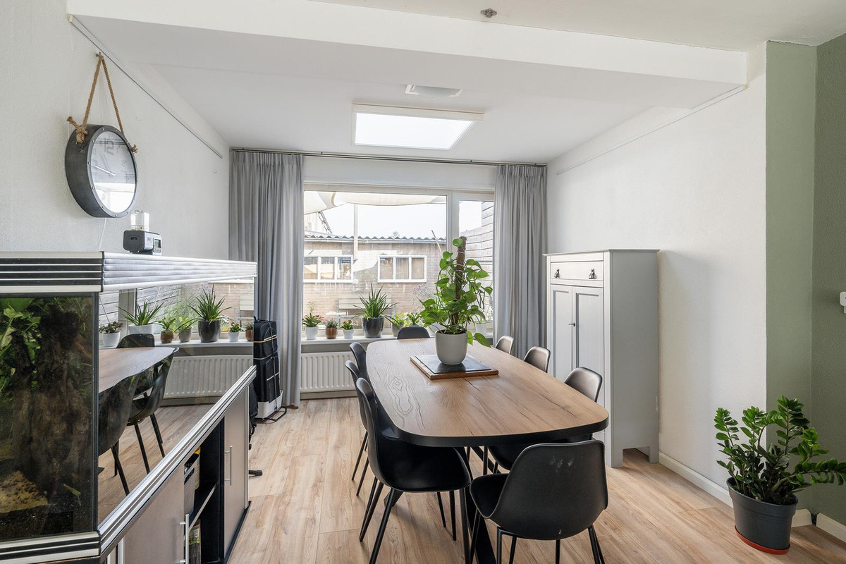Tussenwoning te koop: Abraham Crijnssenstraat 8, Tholen