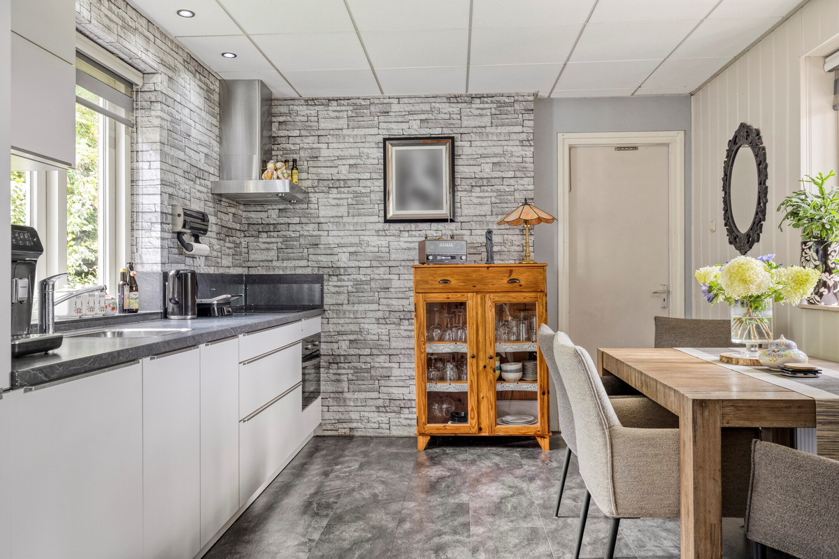 Vrijstaande woning te koop: Meidoornlaan 2, Veenhuizen