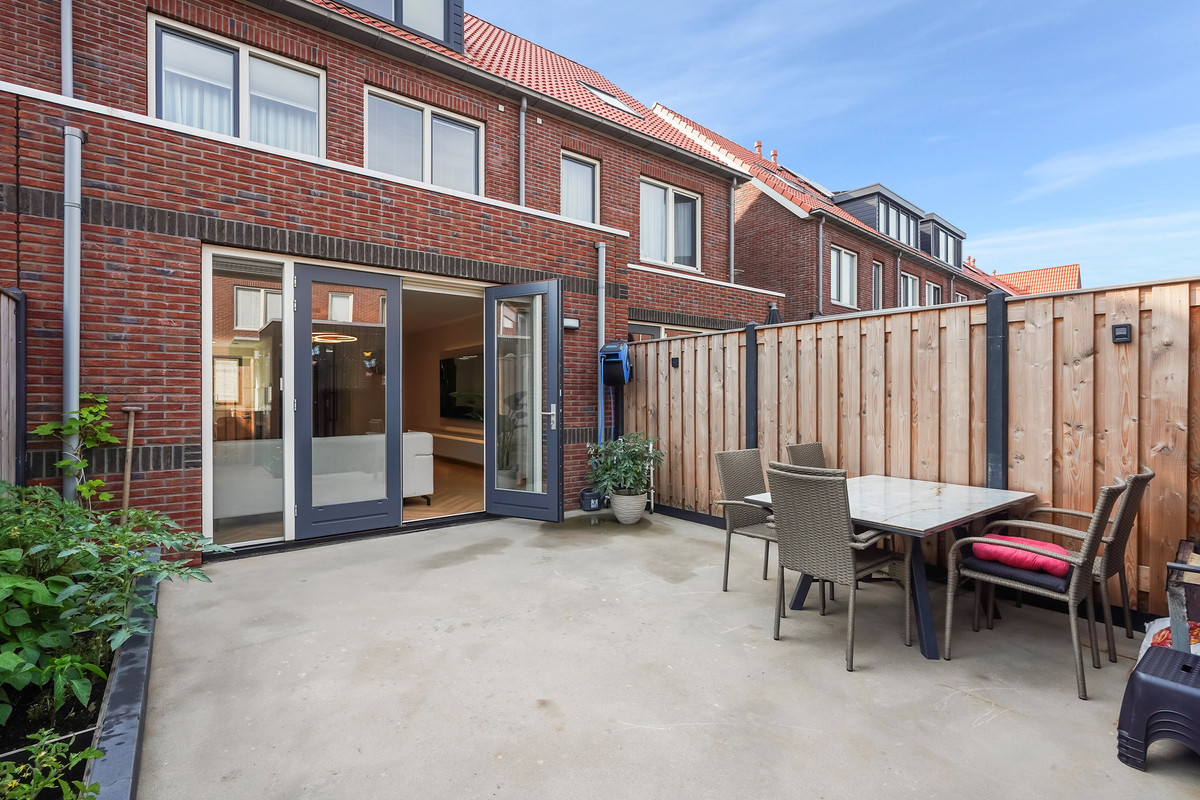 Tussenwoning te koop: Duinbeek 14, Poeldijk