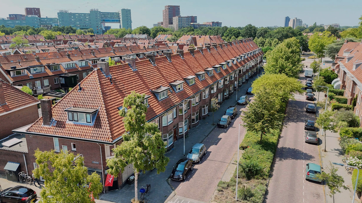 Tussenwoning te koop: Zeemanlaan 31, Leiden