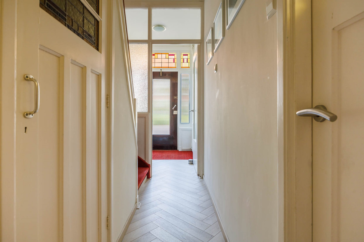Tussenwoning te koop: Zeemanlaan 31, Leiden
