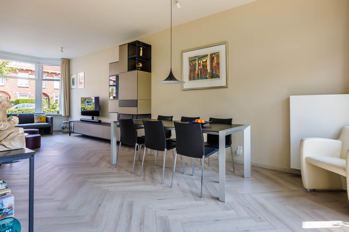 Tussenwoning te koop: Zeemanlaan 31, Leiden