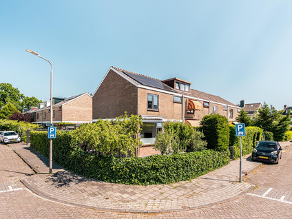 Bernard Zweersstraat 8