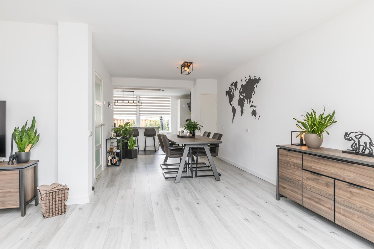 Hoekwoning te koop: Bernhardstraat 1, Puth