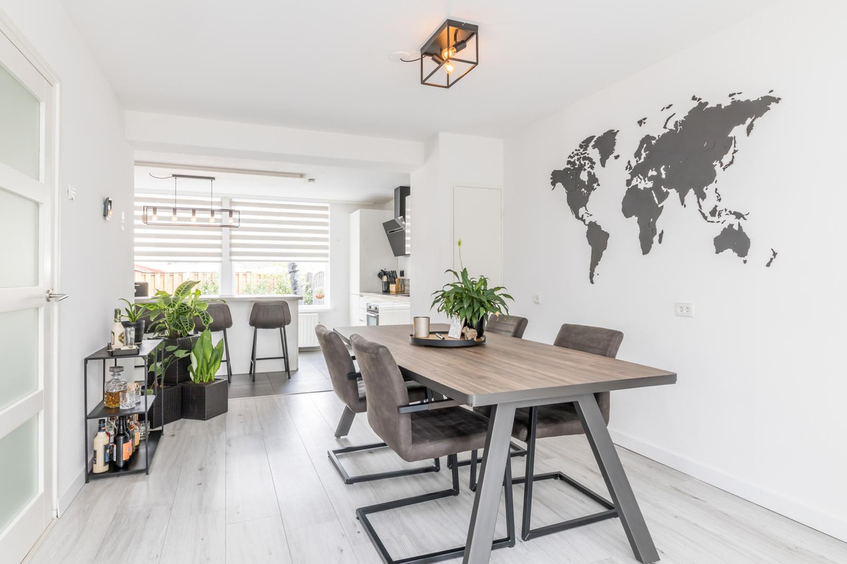 Hoekwoning te koop: Bernhardstraat 1, Puth