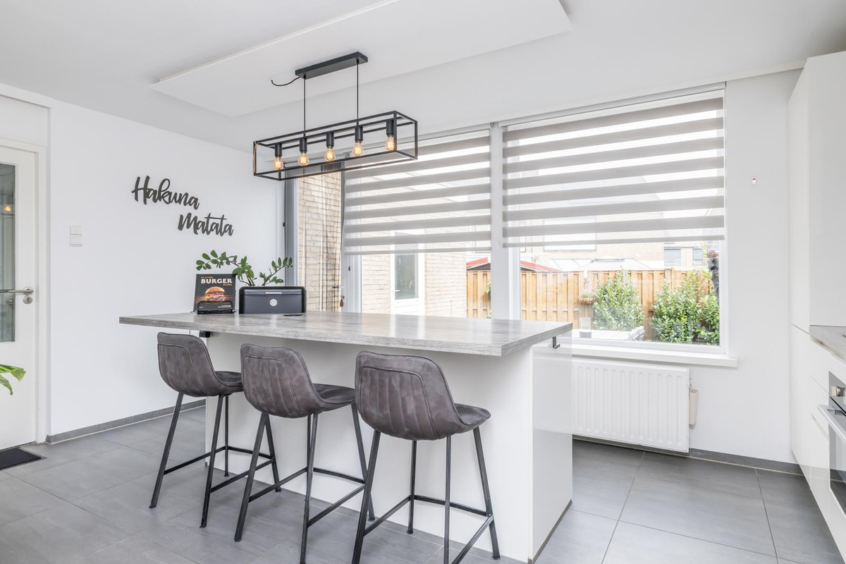 Hoekwoning te koop: Bernhardstraat 1, Puth