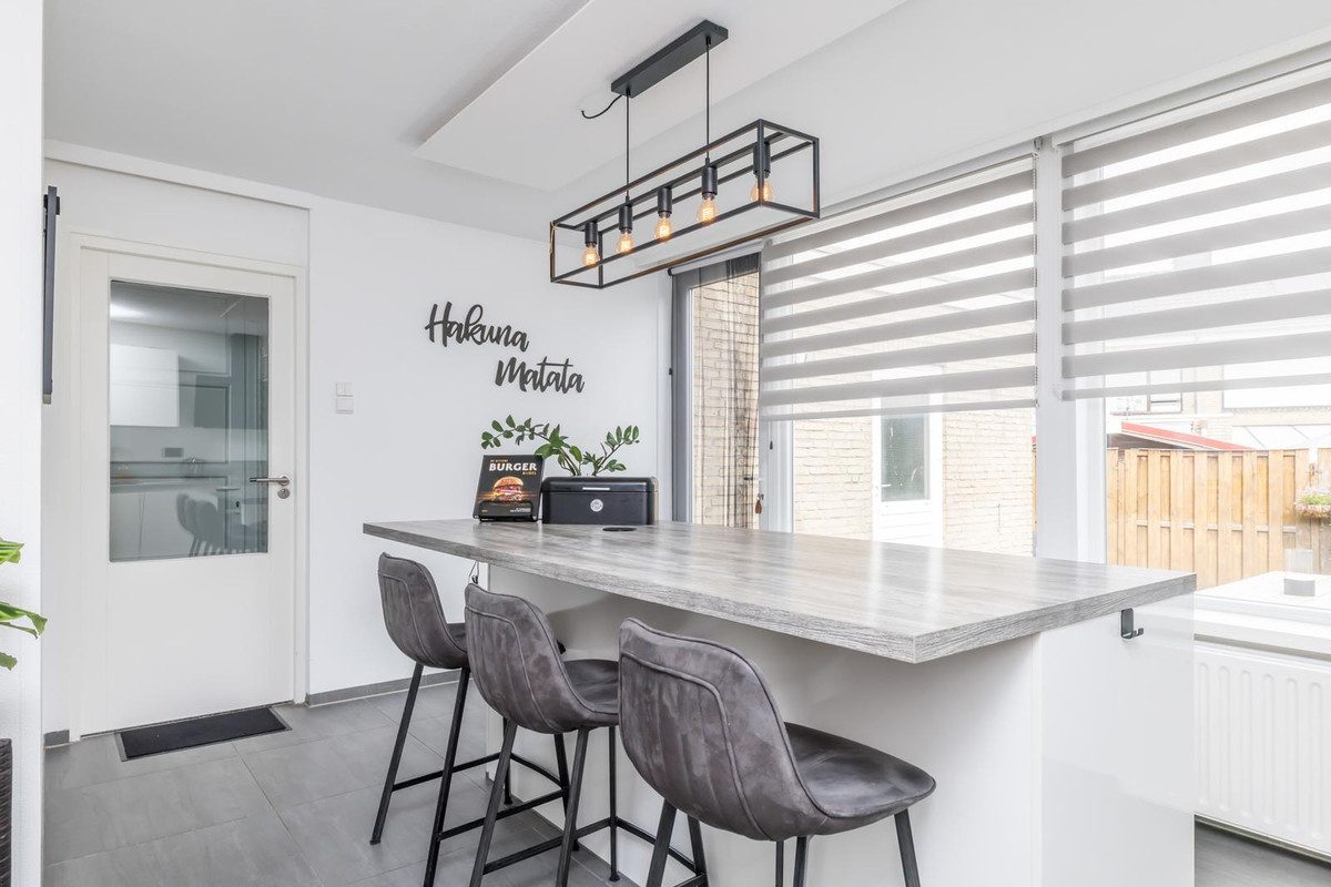 Hoekwoning te koop: Bernhardstraat 1, Puth