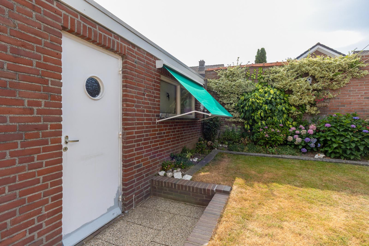 Twee-onder-één-kap te koop: Pieter Breughelstraat 49, Sittard