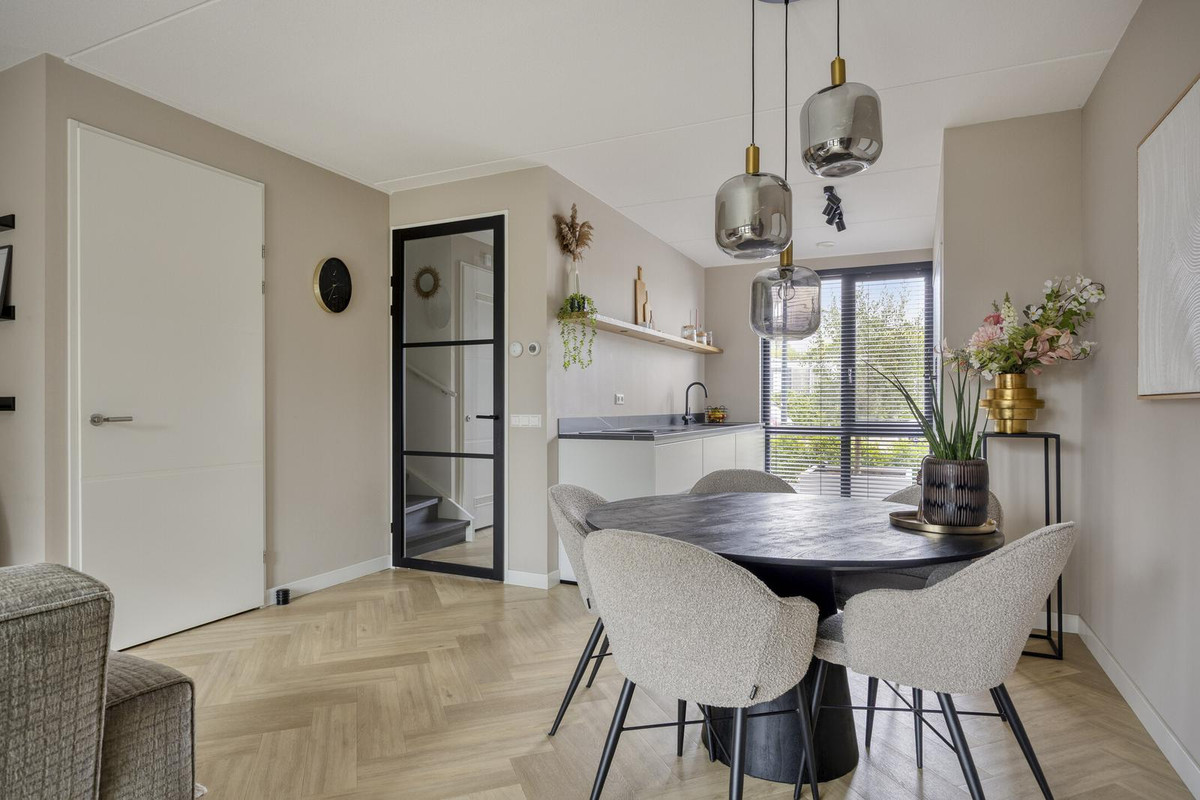 Tussenwoning te koop: Sportlaan 21, Bergen Op Zoom
