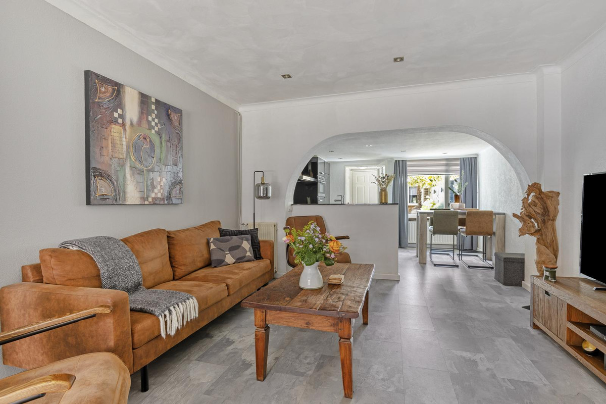 Tussenwoning te koop: Bloemfonteinstraat 14, Tilburg