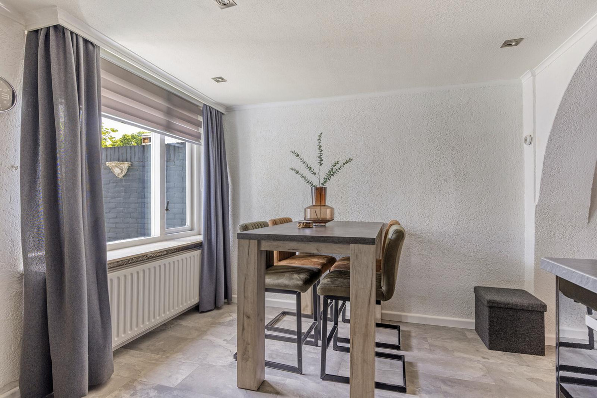 Tussenwoning te koop: Bloemfonteinstraat 14, Tilburg