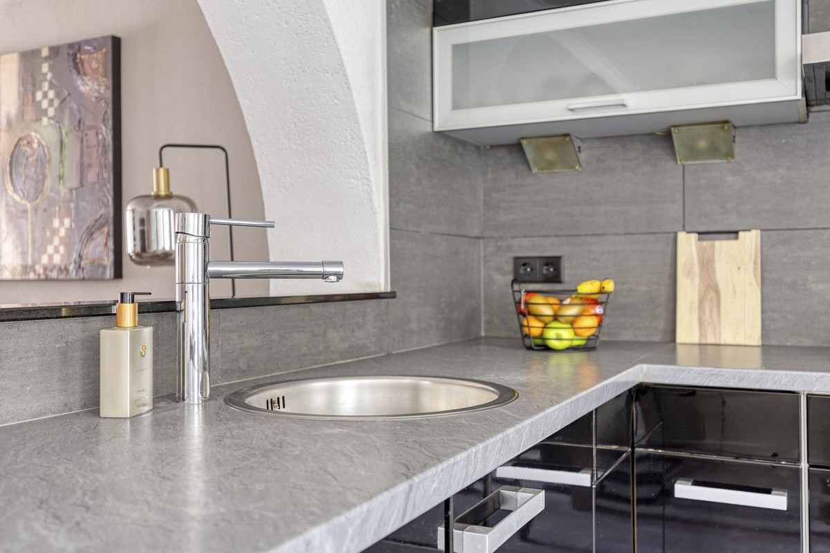 Tussenwoning te koop: Bloemfonteinstraat 14, Tilburg