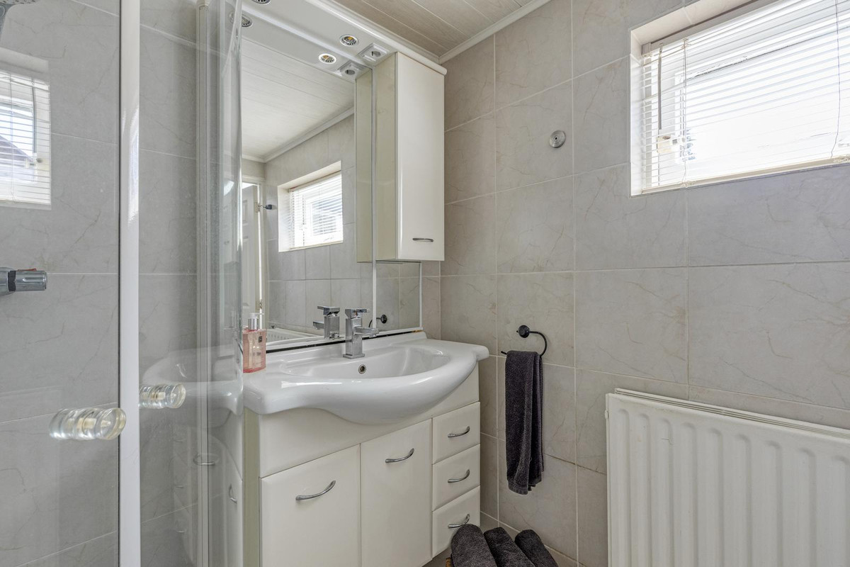 Tussenwoning te koop: Bloemfonteinstraat 14, Tilburg