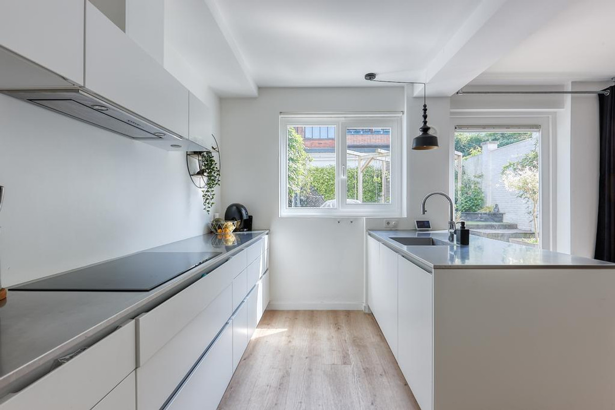 Tussenwoning te huur: Willemstraat 83, 'S-Gravenhage
