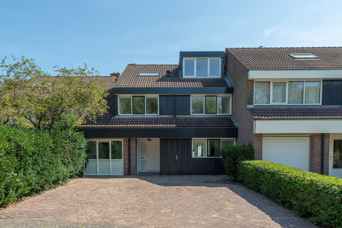 Tussenwoning te koop: Hoofdgracht 57, Naarden