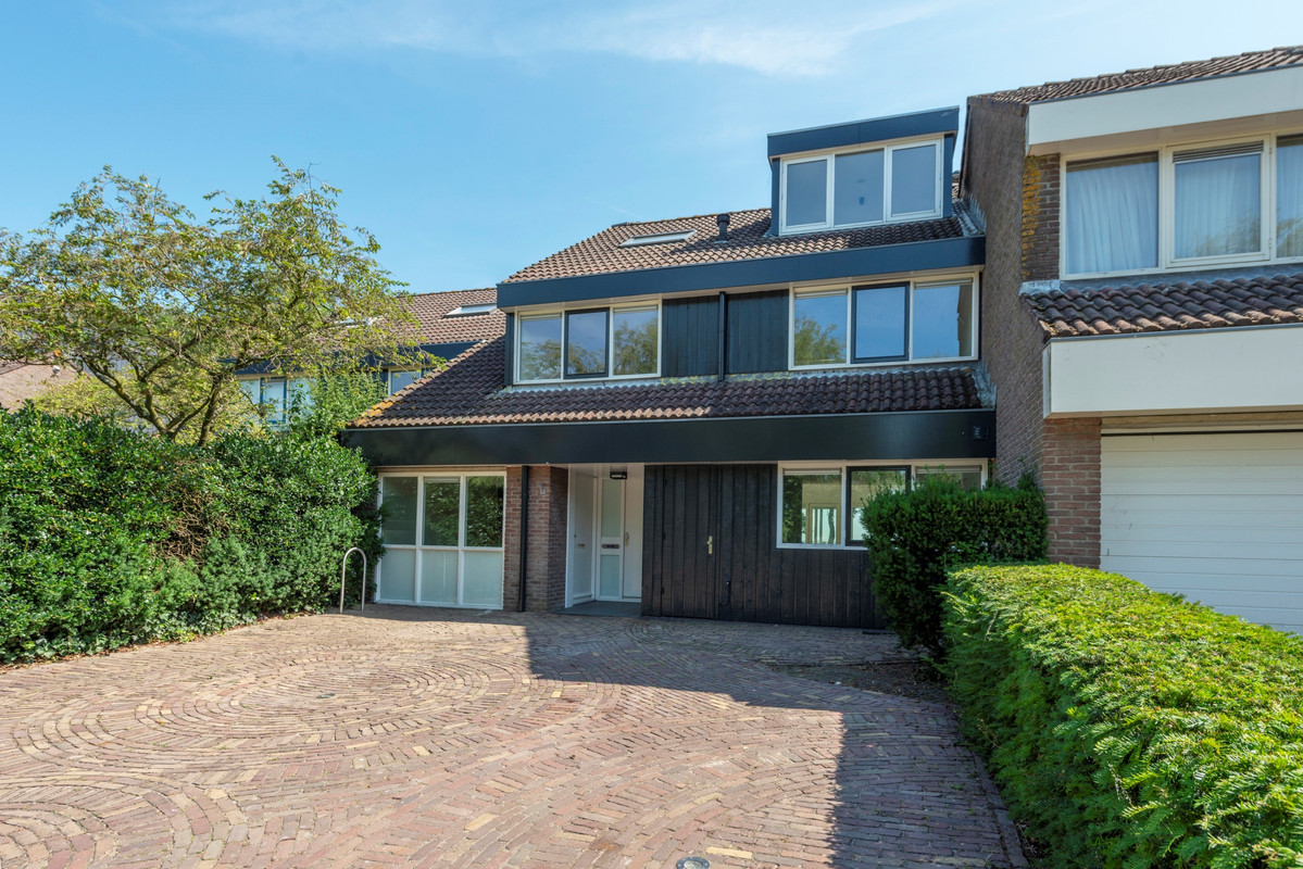 Tussenwoning te koop: Hoofdgracht 57, Naarden