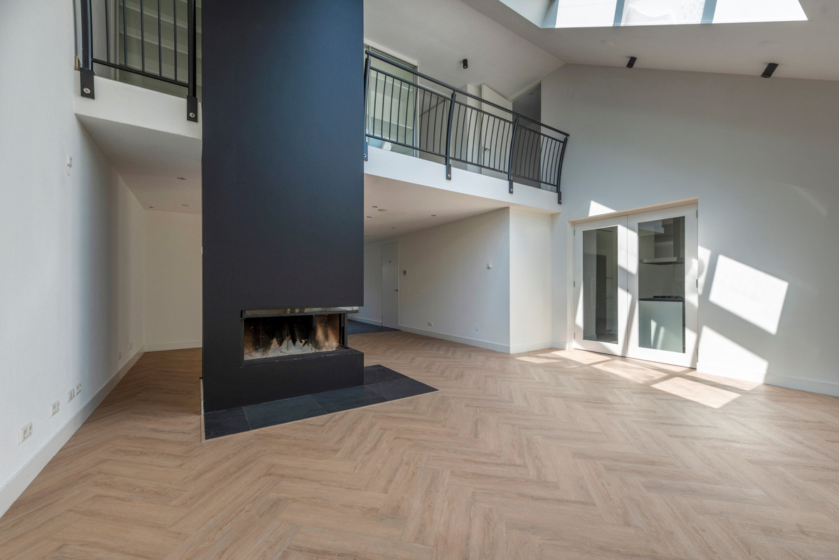 Tussenwoning te koop: Hoofdgracht 57, Naarden