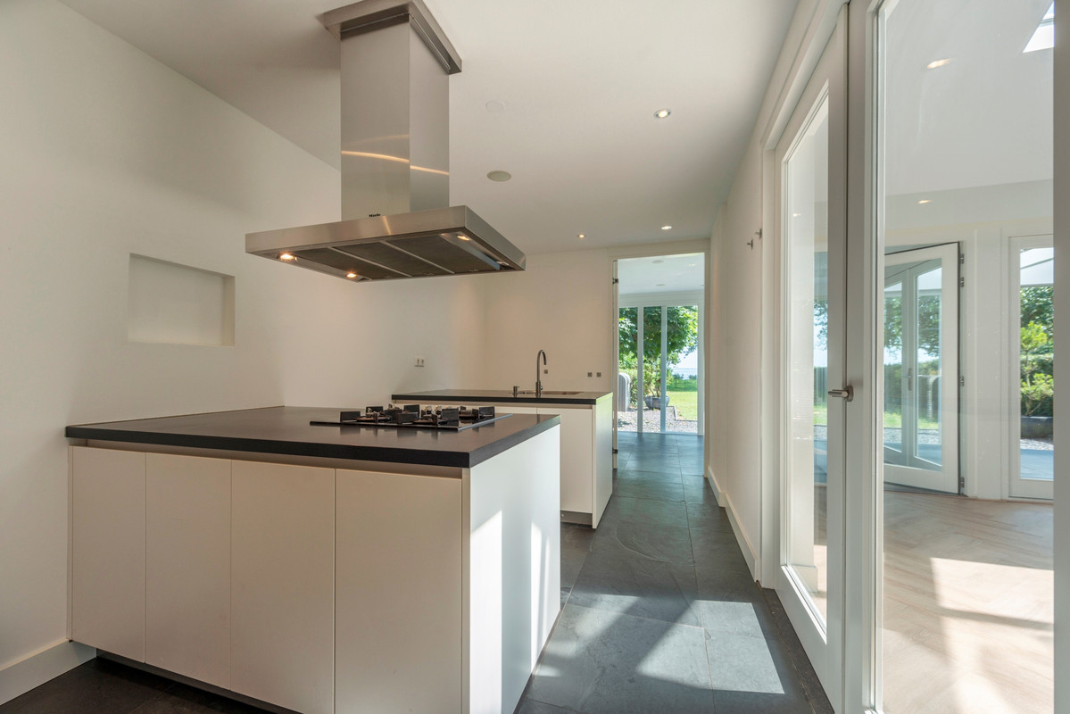 Tussenwoning te koop: Hoofdgracht 57, Naarden