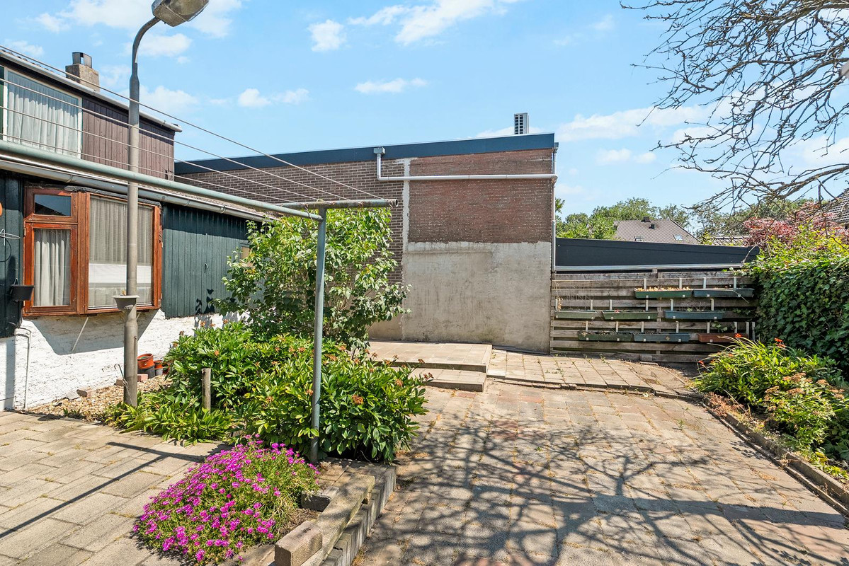 Vrijstaande woning te koop: Dorpsdijk 211, Rhoon