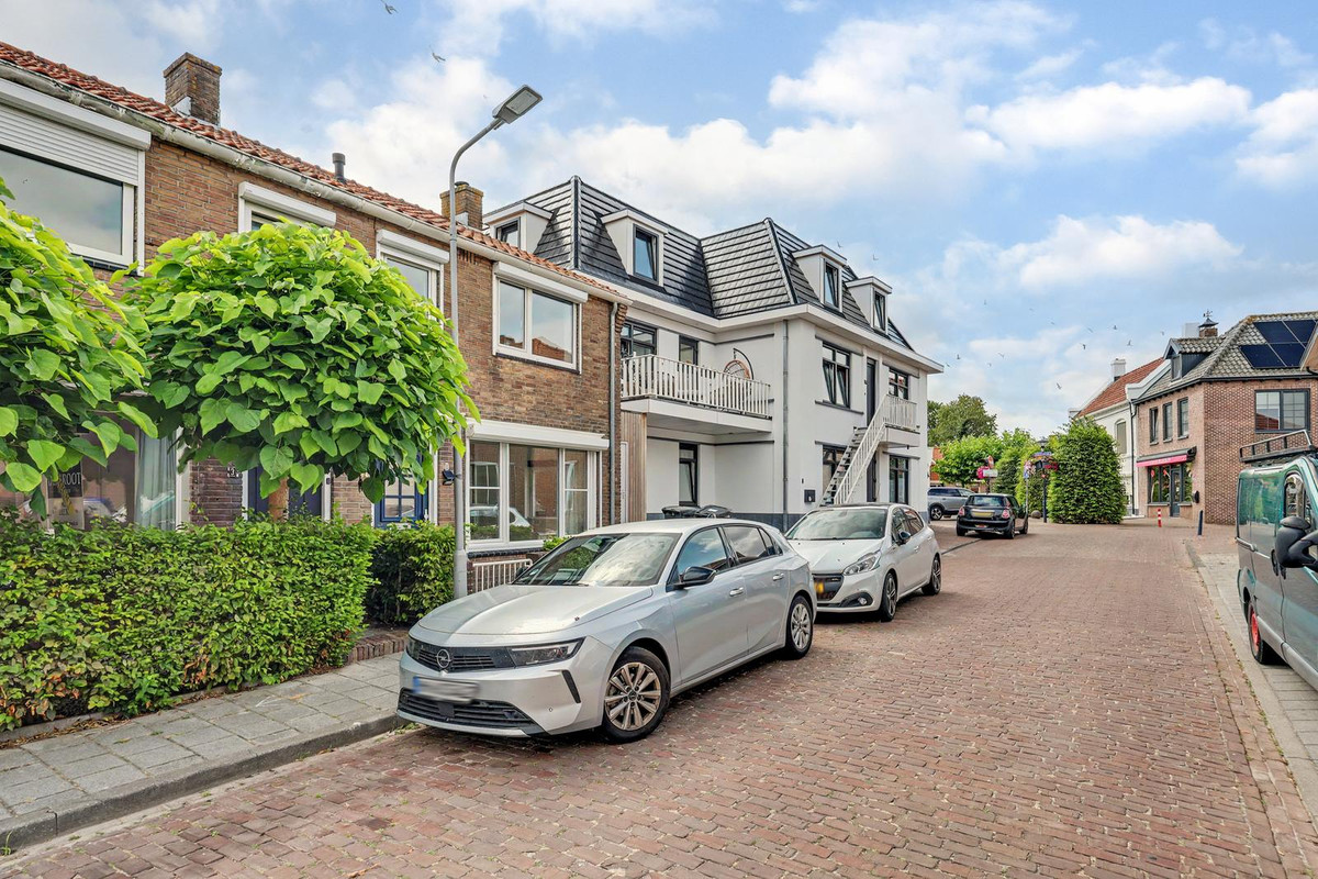 Twee-onder-één-kap te koop: Beatrixstraat 1, Yerseke