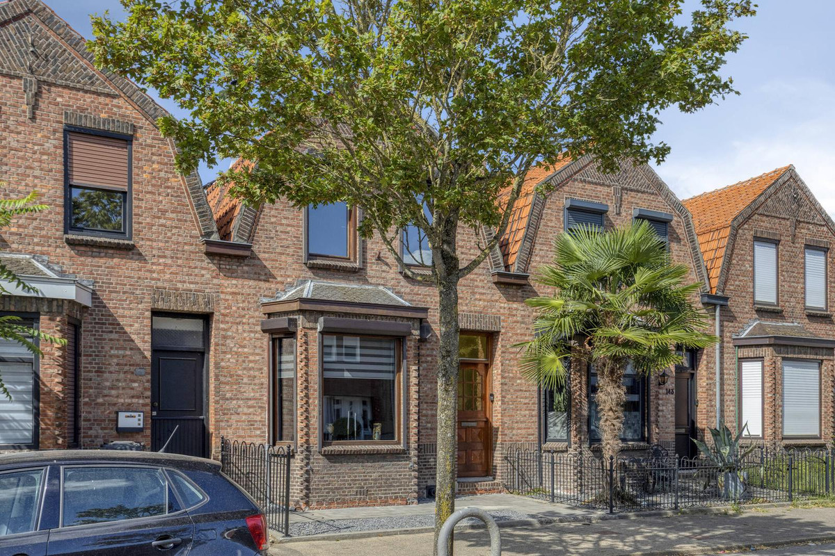 Tussenwoning te koop: Axelsestraat 145, Terneuzen