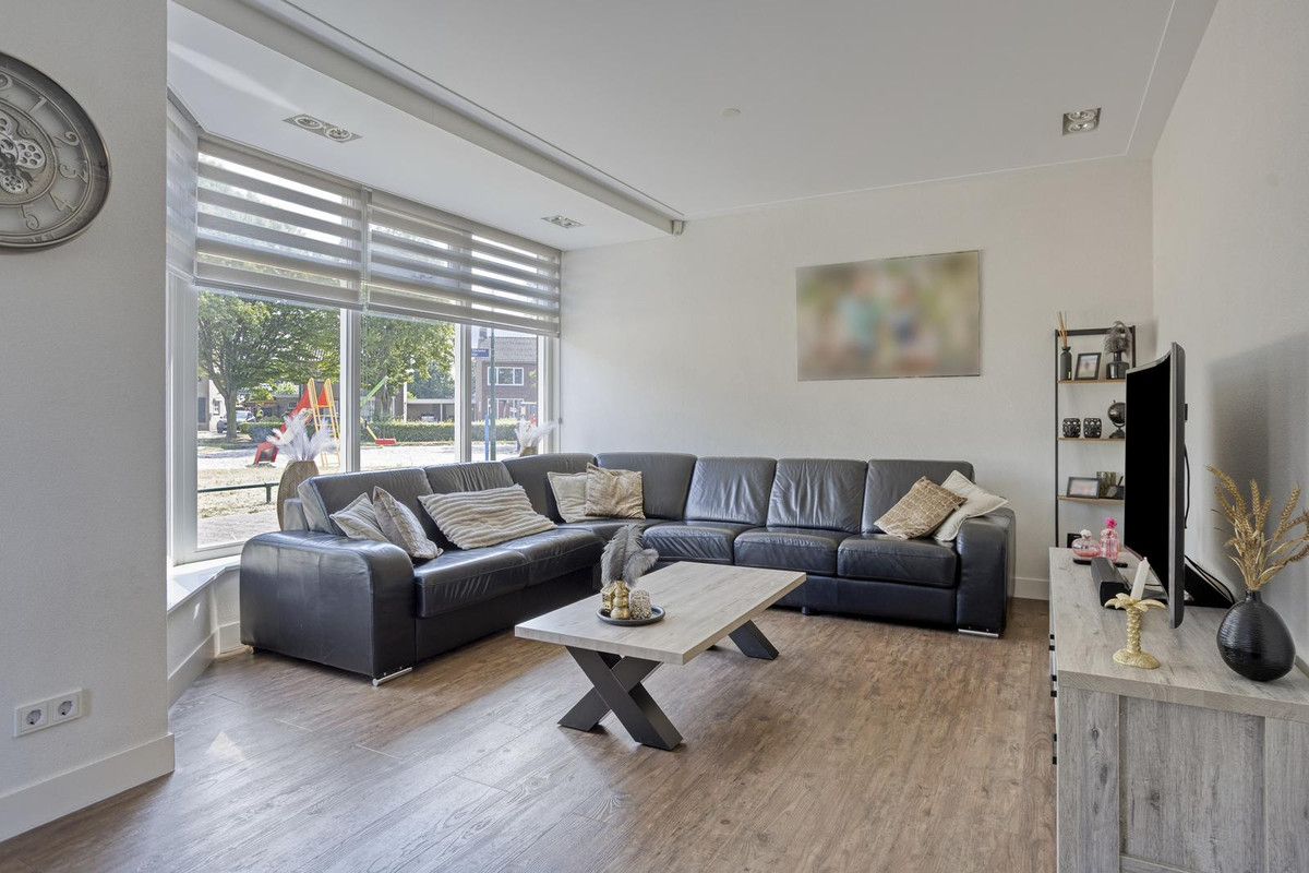 Twee-onder-één-kap te koop: Herman Broodstraat 3, Heesch