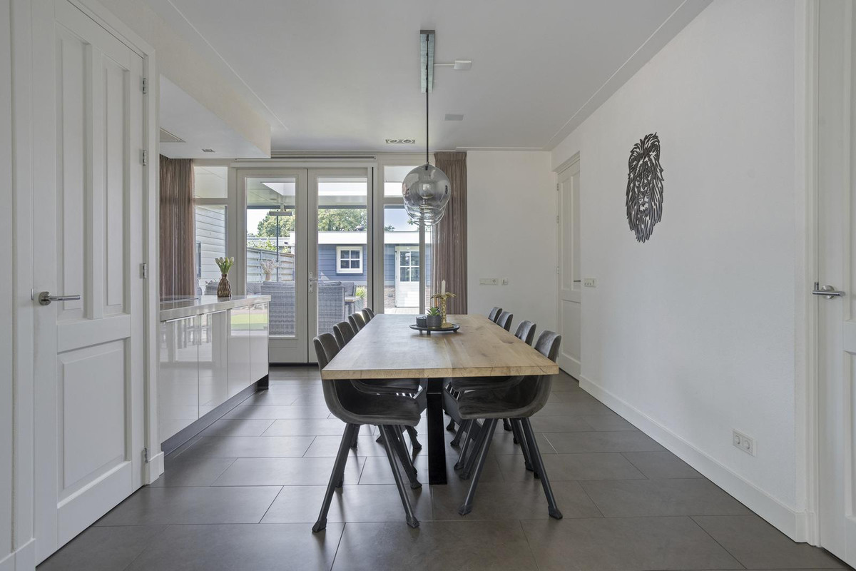 Twee-onder-één-kap te koop: Herman Broodstraat 3, Heesch