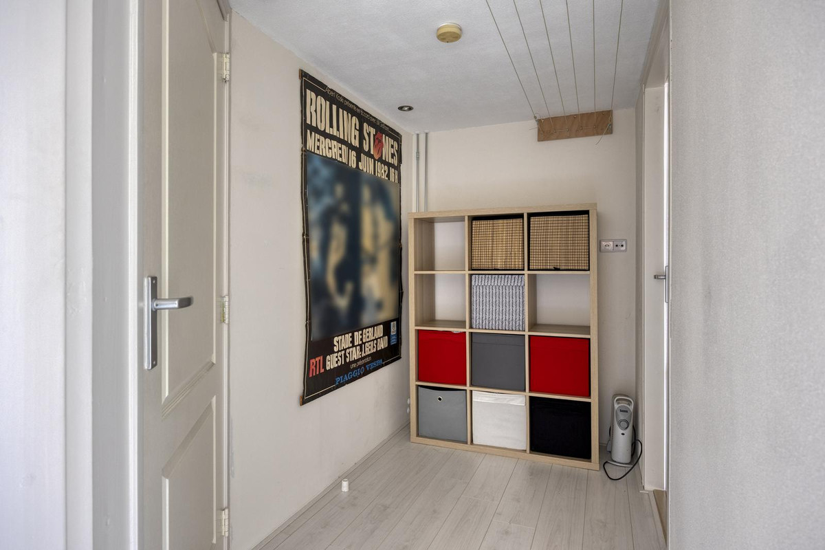 Twee-onder-één-kap te koop: Bloemstraat 12, Dordrecht