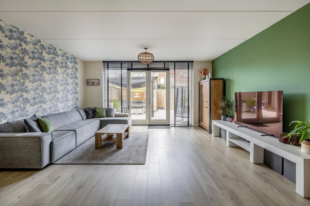 Tussenwoning te koop: Honingeter 26, Dirksland
