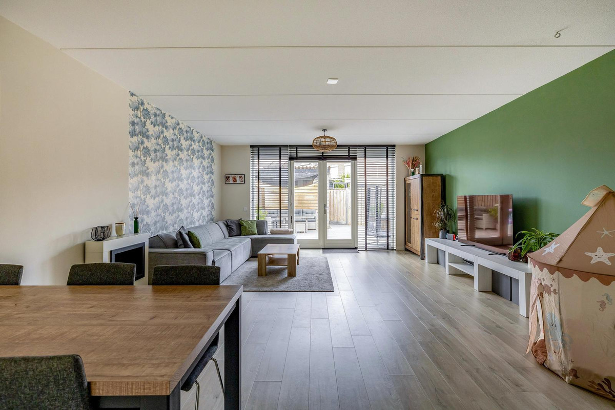 Tussenwoning te koop: Honingeter 26, Dirksland
