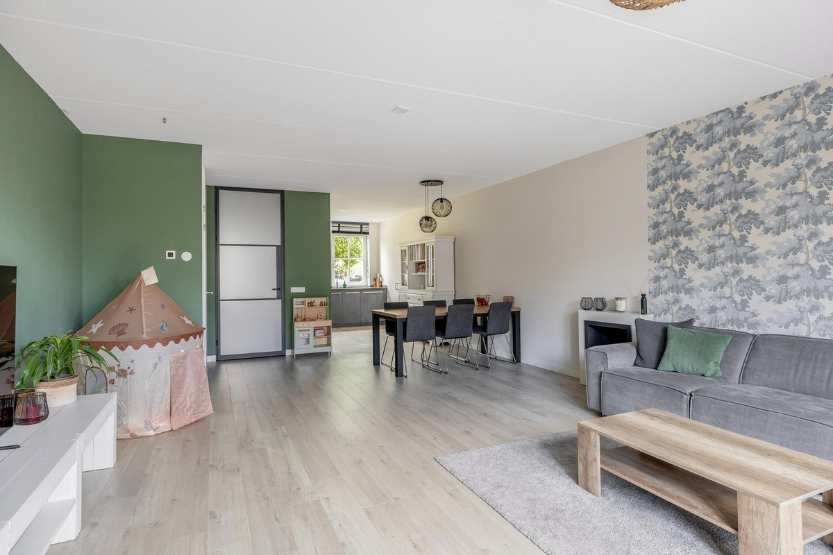 Tussenwoning te koop: Honingeter 26, Dirksland