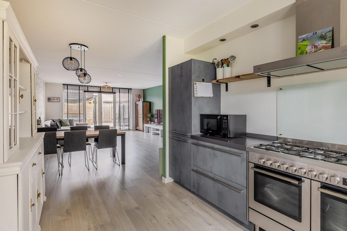 Tussenwoning te koop: Honingeter 26, Dirksland