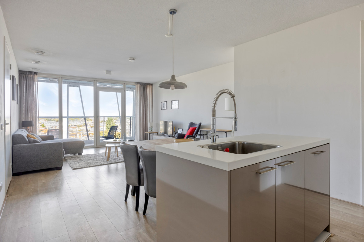 Appartement te huur: Kruisplein 738, Rotterdam