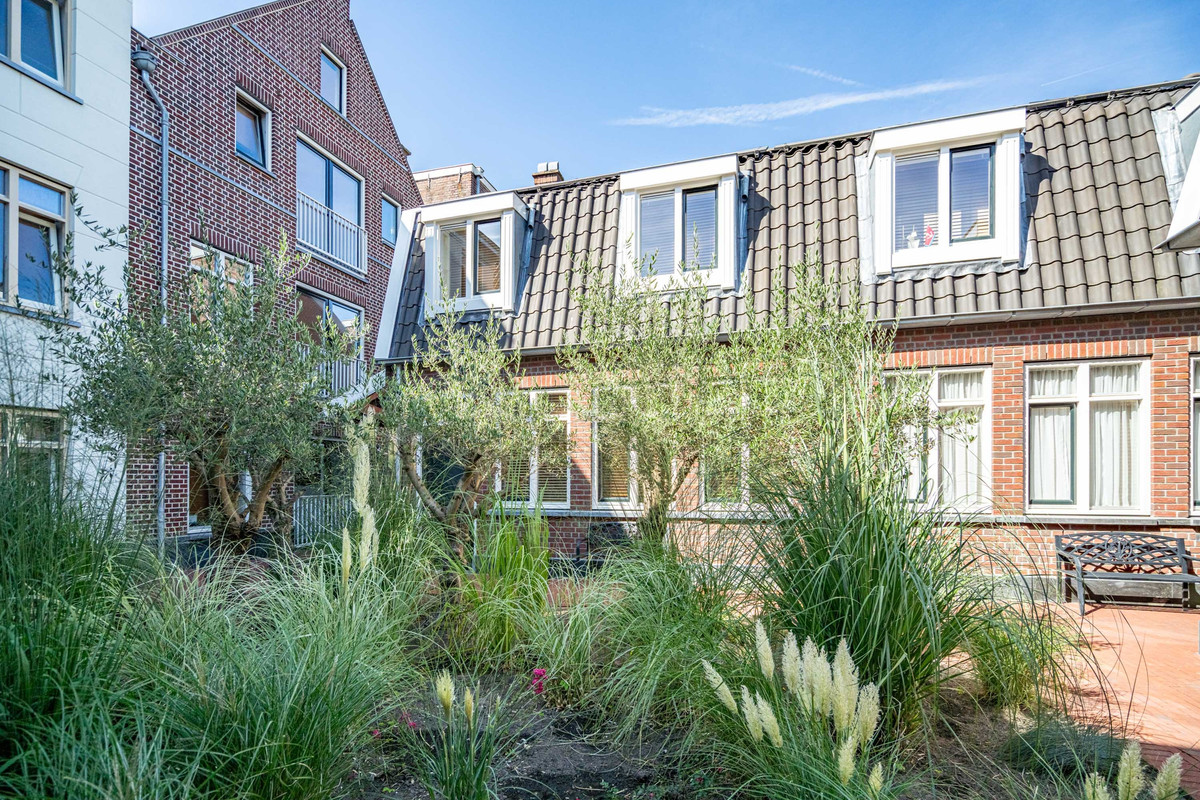 Tussenwoning te koop: Middelstegracht 147, Leiden