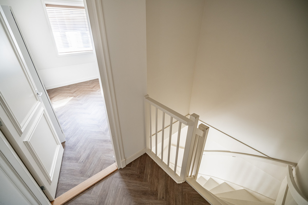 Tussenwoning te koop: Middelstegracht 147, Leiden