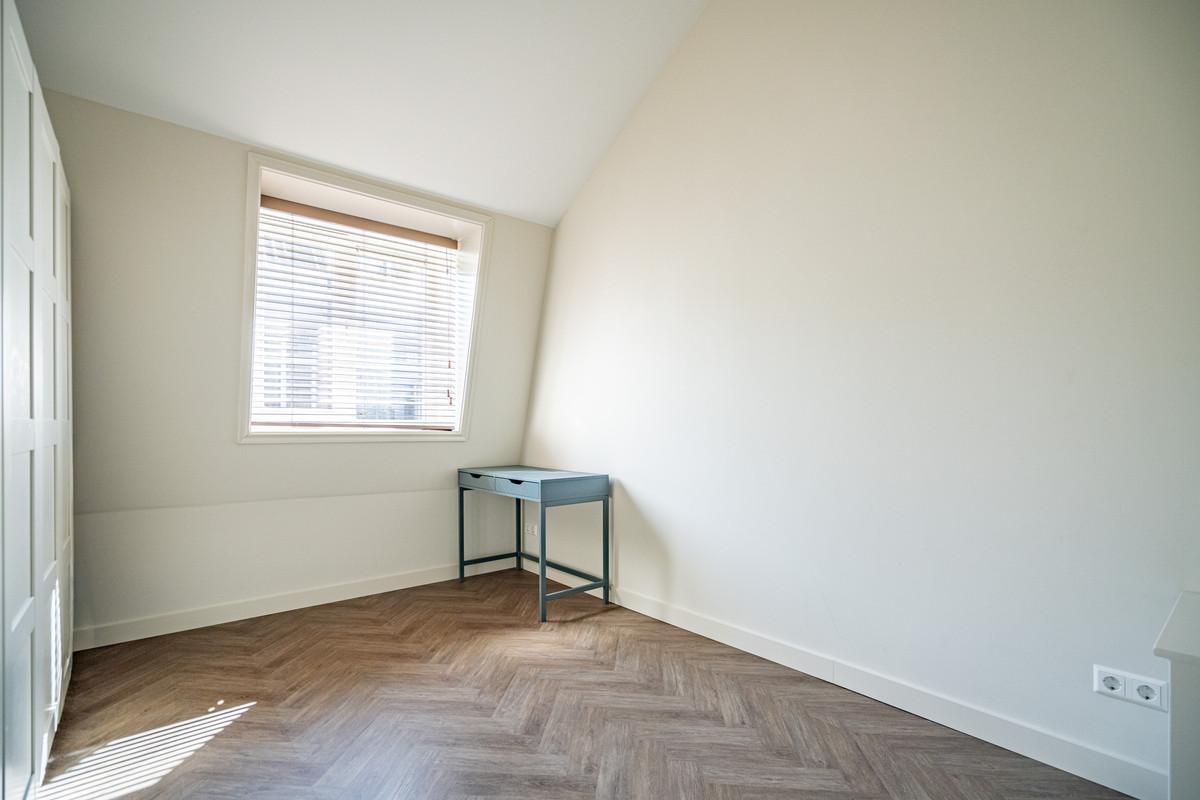 Tussenwoning te koop: Middelstegracht 147, Leiden