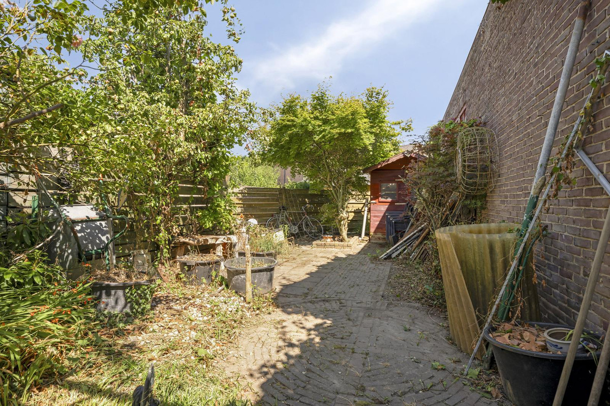 Tussenwoning te koop: Rijksweg Noord 83, Sittard