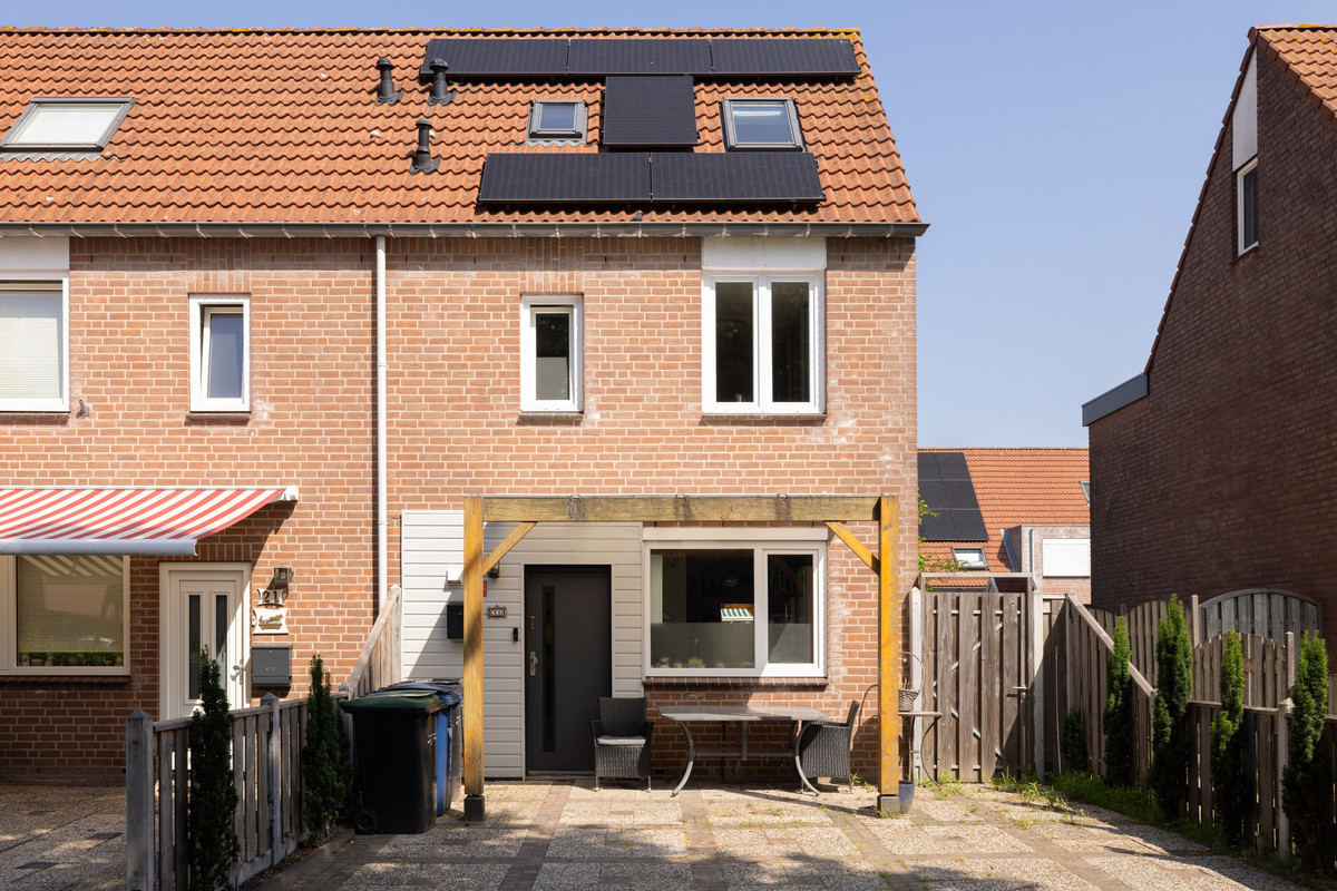 Hoekwoning te koop: Nieuwe Diepstraat 23, Almere