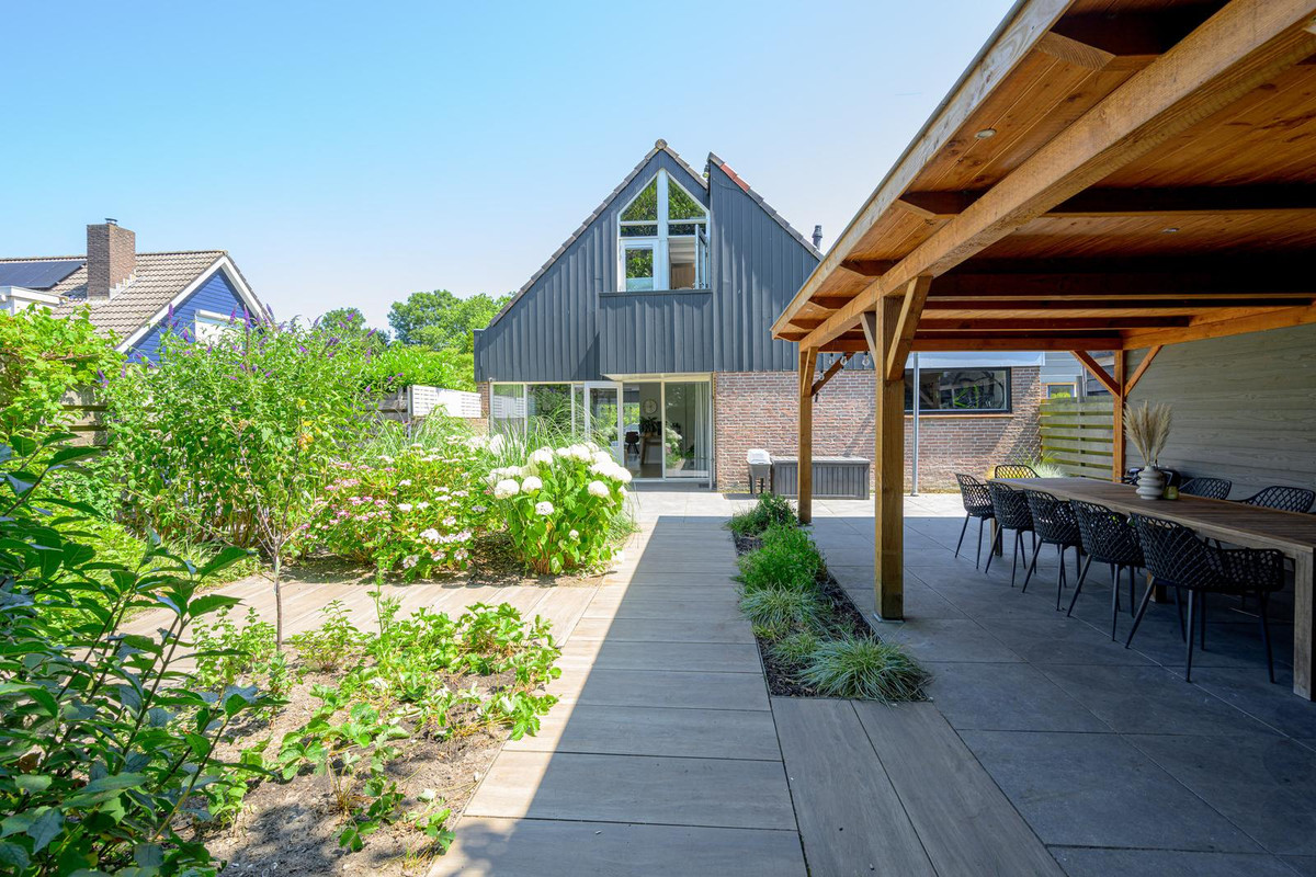 Hoekwoning te koop: Hof 17, Midwoud