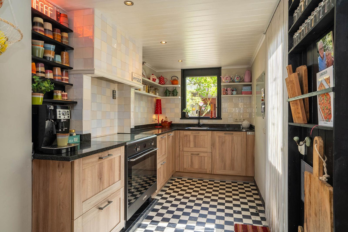 Twee-onder-één-kap te koop: Boddenkampsingel 112, Enschede