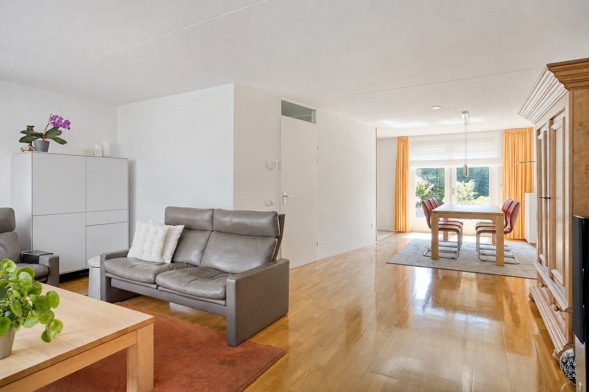 Tussenwoning te koop: Salvador Allendedomein 1, Maastricht