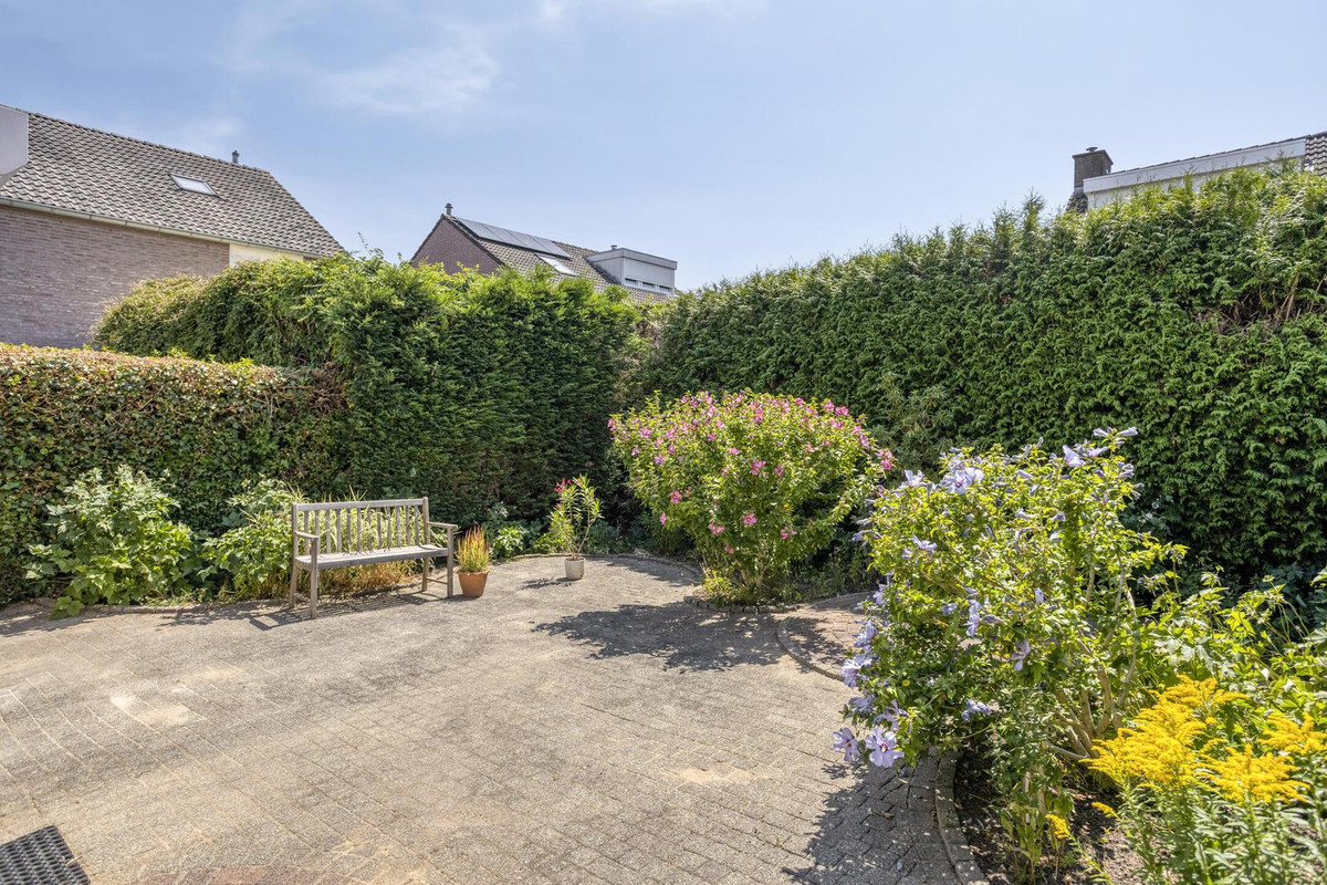 Tussenwoning te koop: Salvador Allendedomein 1, Maastricht